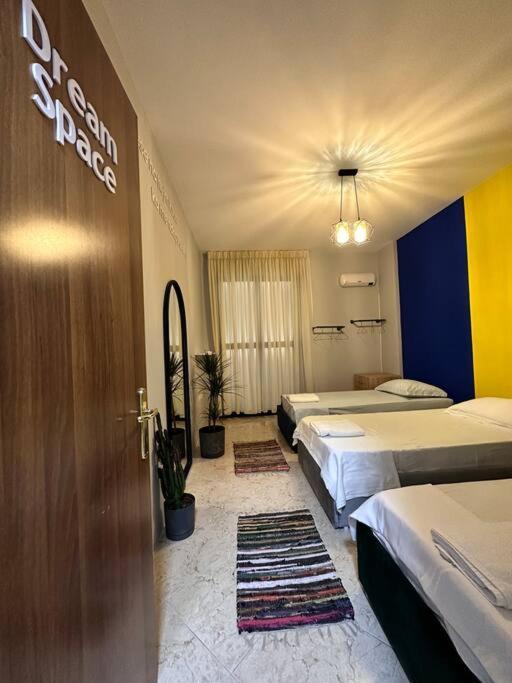 Super House Blloku - 3 Rooms Tirana Buitenkant foto