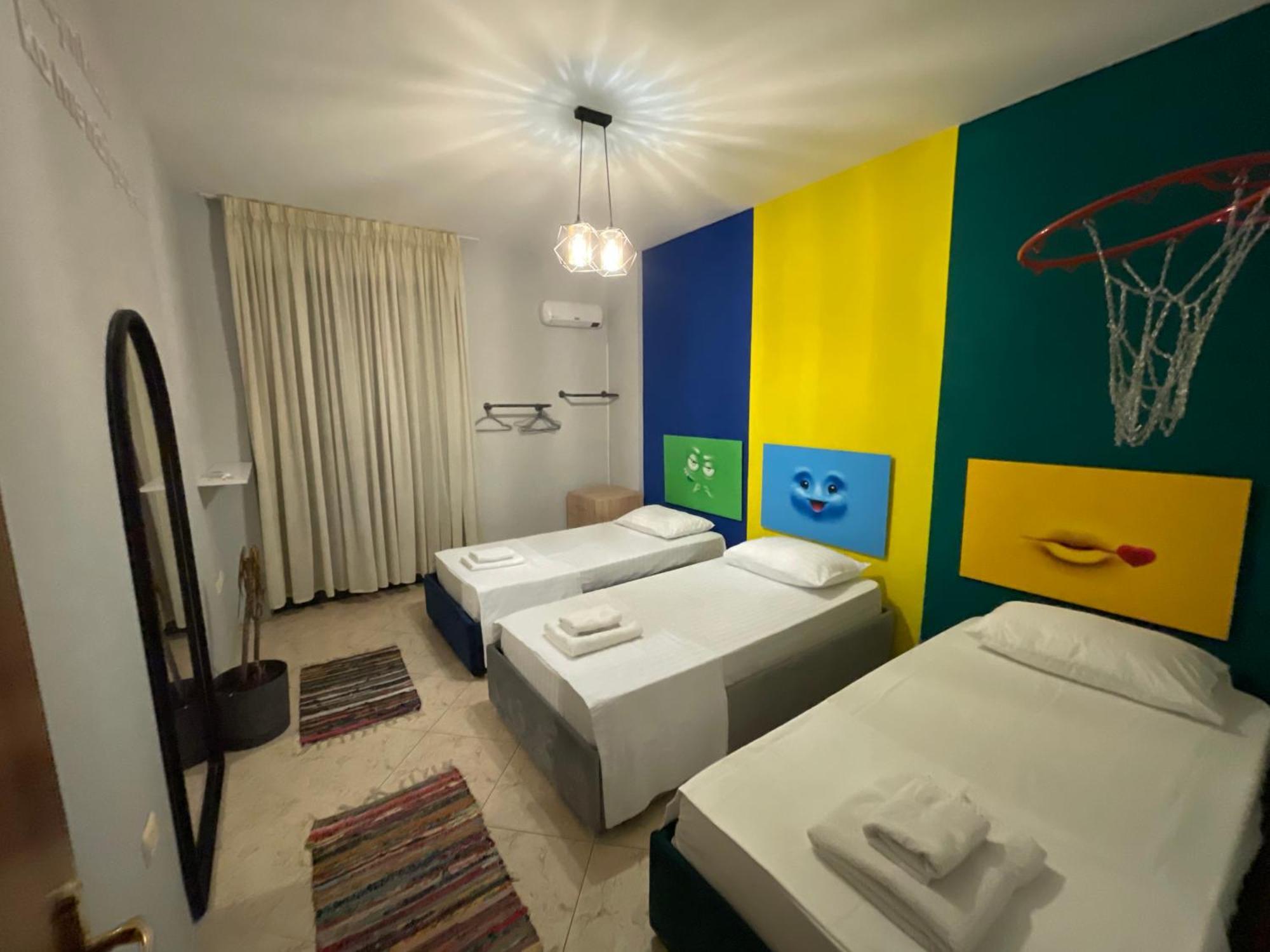 Super House Blloku - 3 Rooms Tirana Buitenkant foto